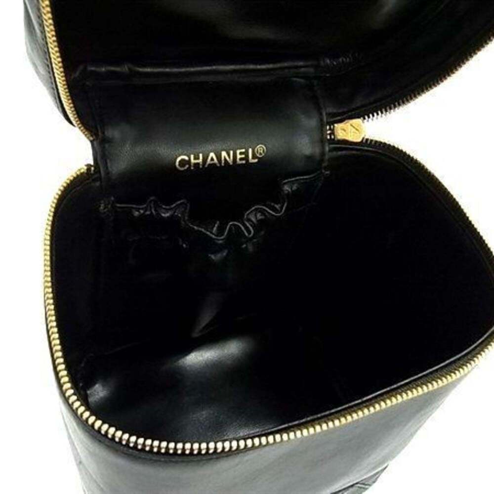 CHANEL Black Lambskin Leather Logo Vanity Bag - Picture 5 of 8